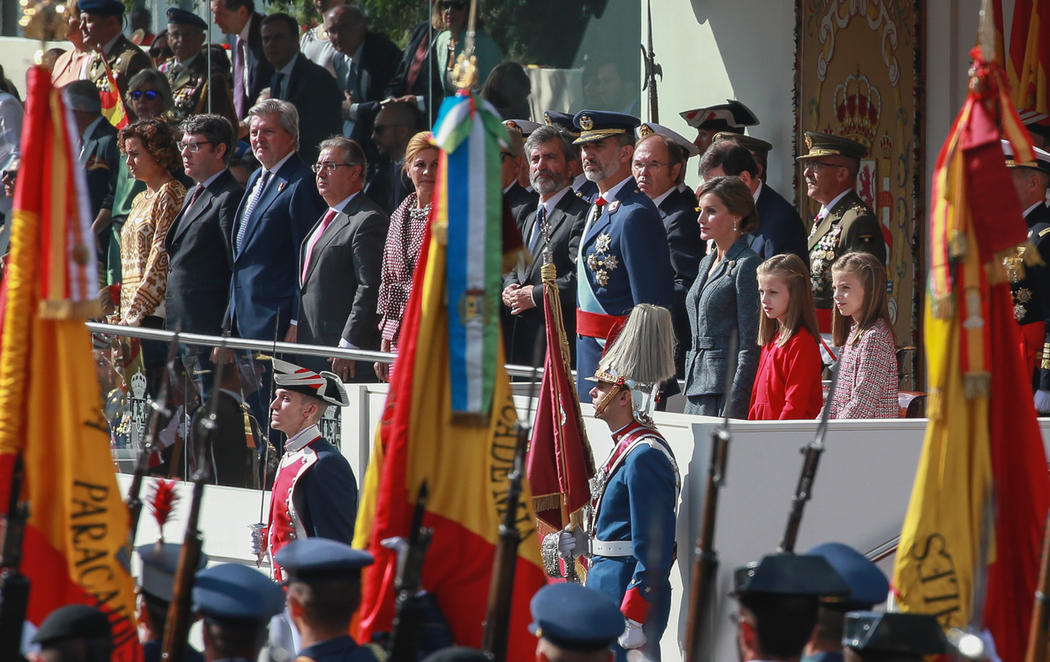 Los reyes presiden el desfile del Día de la Hispanidad en pleno desafío soberanista catalán