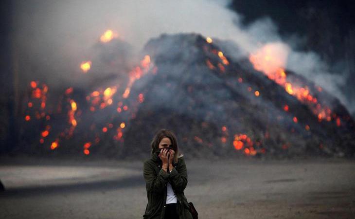 Cuatro personas mueren en los incendios que arrasan Galicia