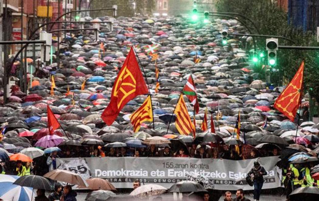 Multitudinaria manifestación en el País Vasco a favor de la autodeterminación