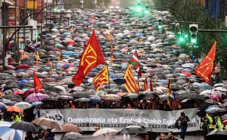 Multitudinaria manifestación en el País Vasco a favor de la autodeterminación