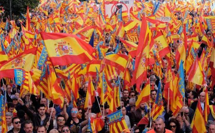 "No als països inventats": Valencia sale a la calle contra el "nacionalismo catalanista"