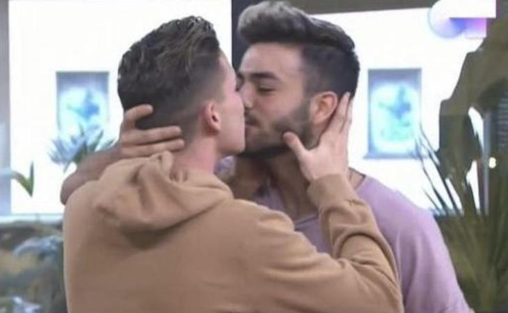 Polémica en la Academia de Operación Triunfo por un beso entre Agoney y Raoul