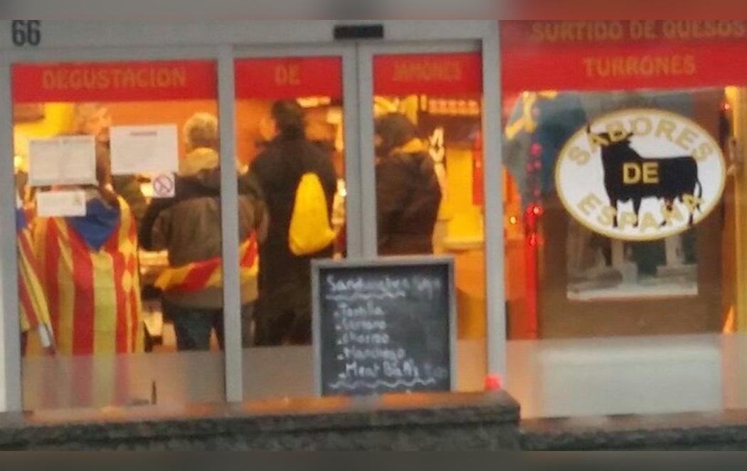 Los manifestantes independentistas terminan la concentración de Bruselas... comiendo en 'Sabores de España'