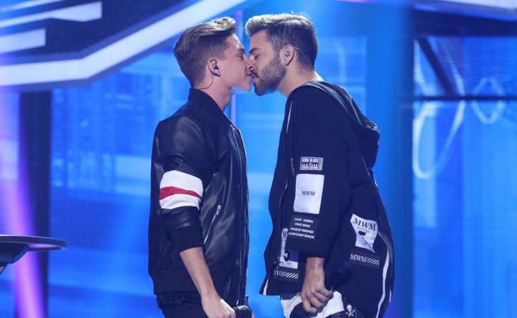 Raoul y Agoney nos regalan en OT EL BESO del año