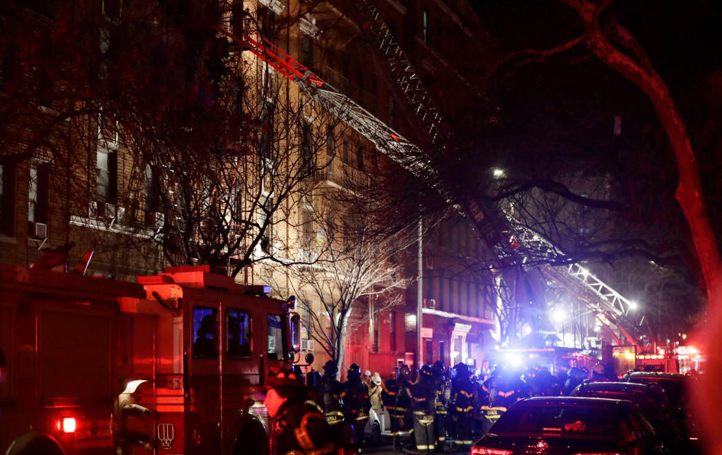 Un incendio en el Bronx deja al menos 12 muertos, entre ellos un bebé