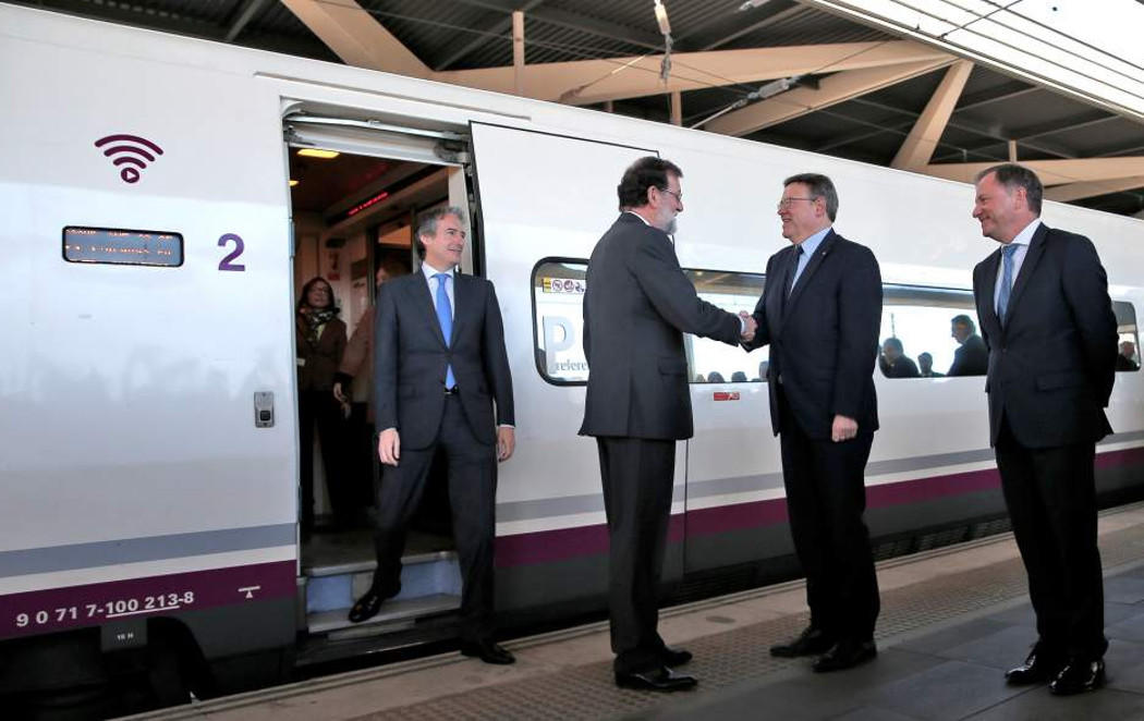 22 minutos de retraso en la inauguración del AVE a Castellón, con Rajoy a bordo