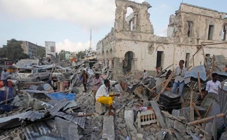 Al menos 45 muertos y 36 heridos en un doble atentado del Daesh en Somalia