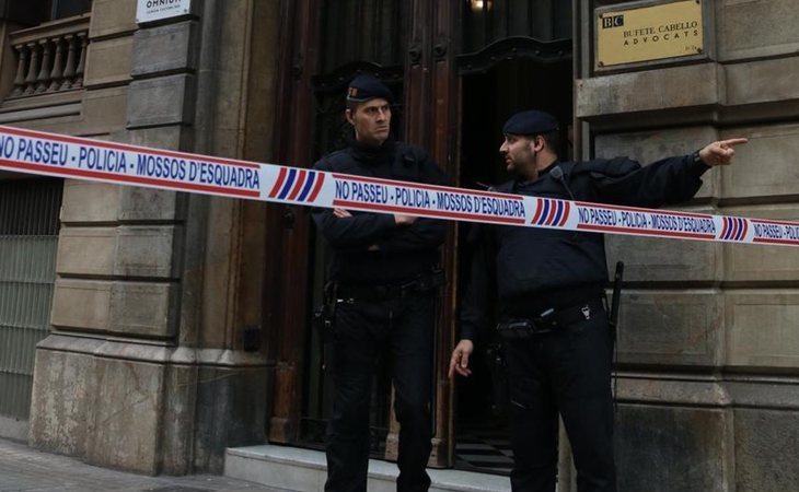 La Guardia Civil registra el Palau de la Generalitat en busca de archivos sobre la financiación del 1-O
