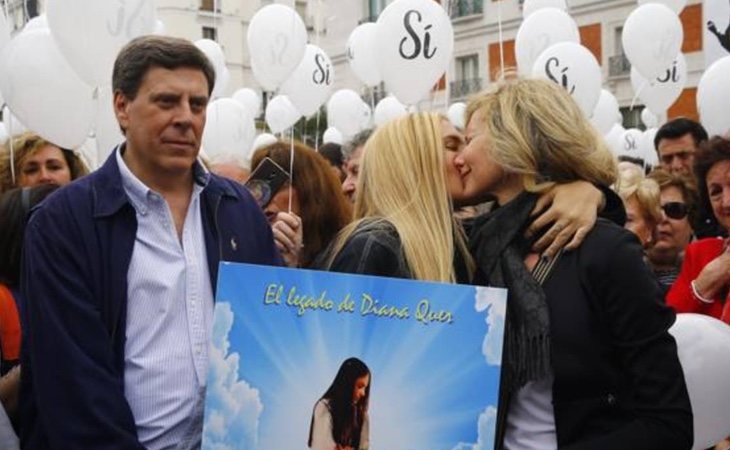 Los padres de Diana Quer, Sandra Palo y Mari Luz encabezan la marcha por la prisión permanente revisable