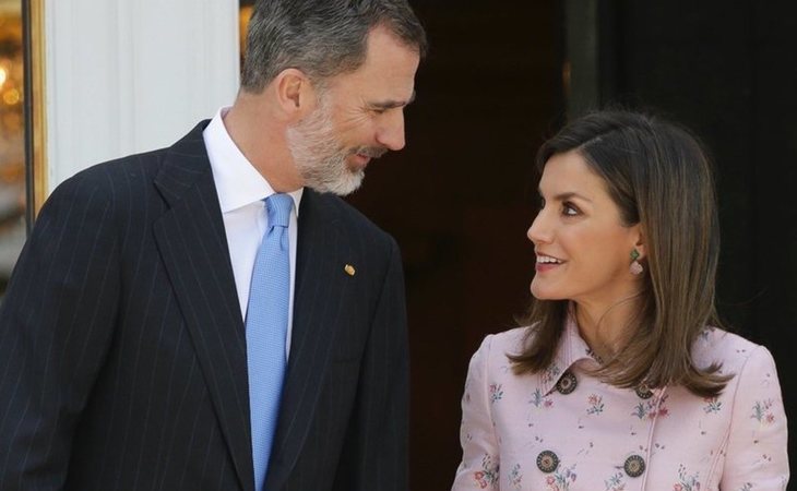 Gestos de cariño entre los reyes Felipe y Letizia para silenciar los rumores de divorcio
