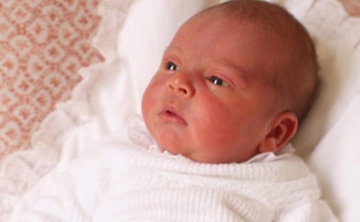 La primera imagen del príncipe Luis, el tercer hijo de los duques de Cambridge