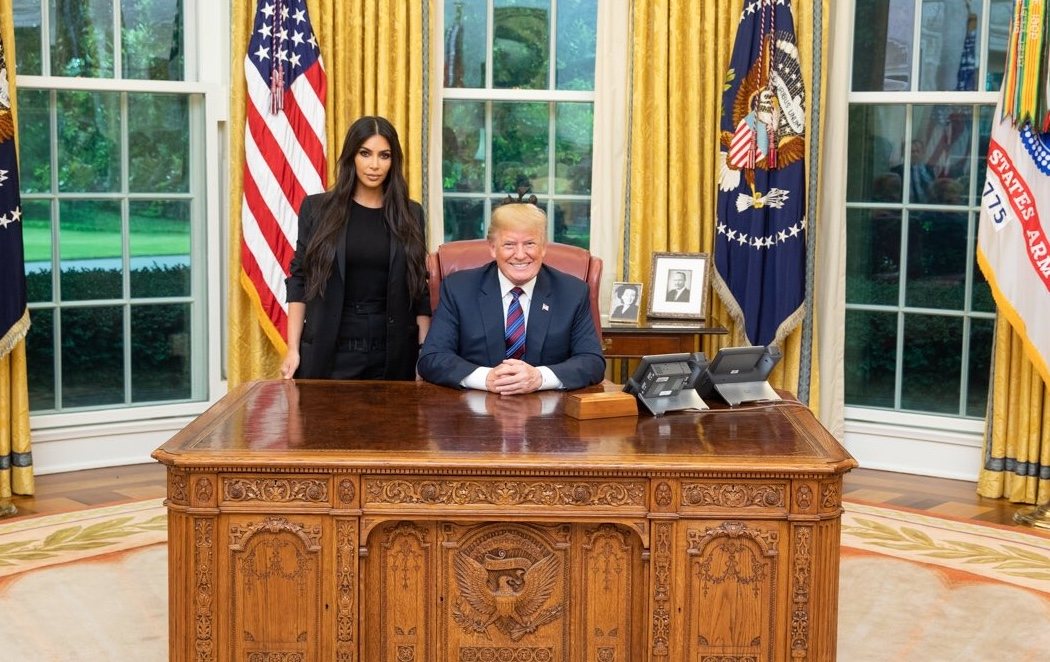 Donald Trump recibe en la Casa Blanca a Kim Kardashian