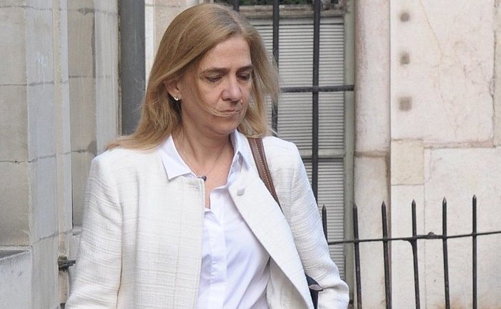 La infanta Cristina, con rostro serio tras conocer la condena a Urdangarín del Tribunal Supremo