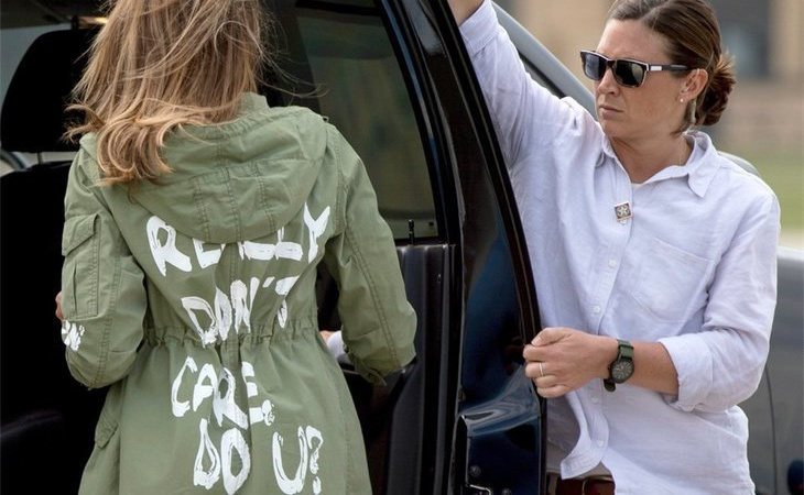 "A mi no me importa, ¿y a ti?": la polémica chaqueta con la que Melania visita a los niños migrantes