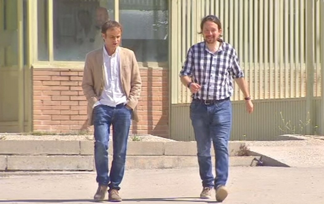 Pablo Iglesias visita en la cárcel a Jordi Cuixart y Jordi Sánchez