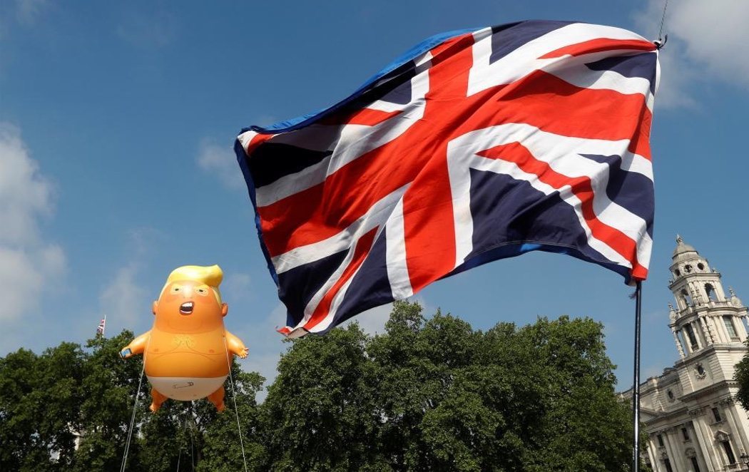 Londres recibe a Trump con un bebé hinchable gigante que le imita