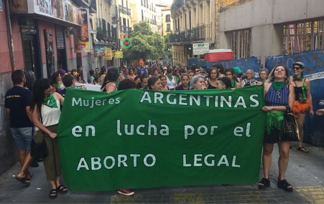 El mundo se tiñe de verde para apoyar a las mujeres argentinas que luchan para legalizar el aborto