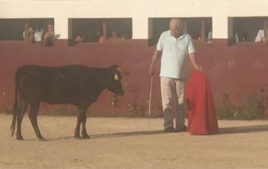 El Cordobés vuelve a torear a sus 83 años