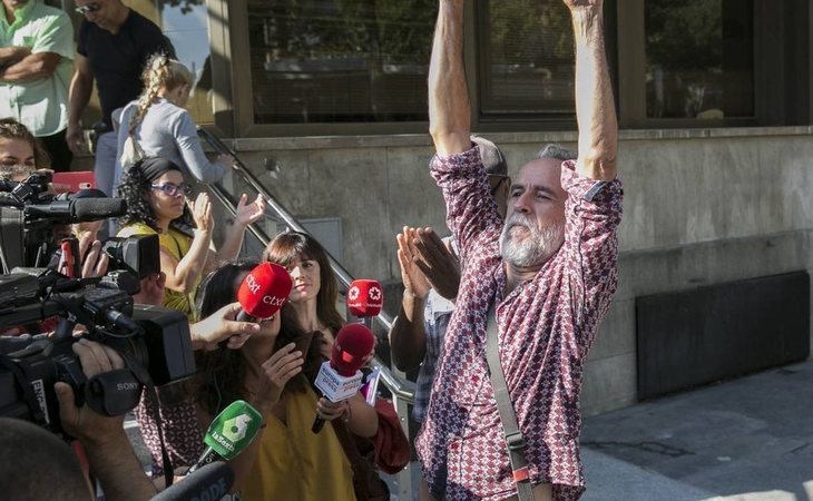 Sale en libertad Willy  Toledo tras ser detenido por no acudir a declarar ante el juez