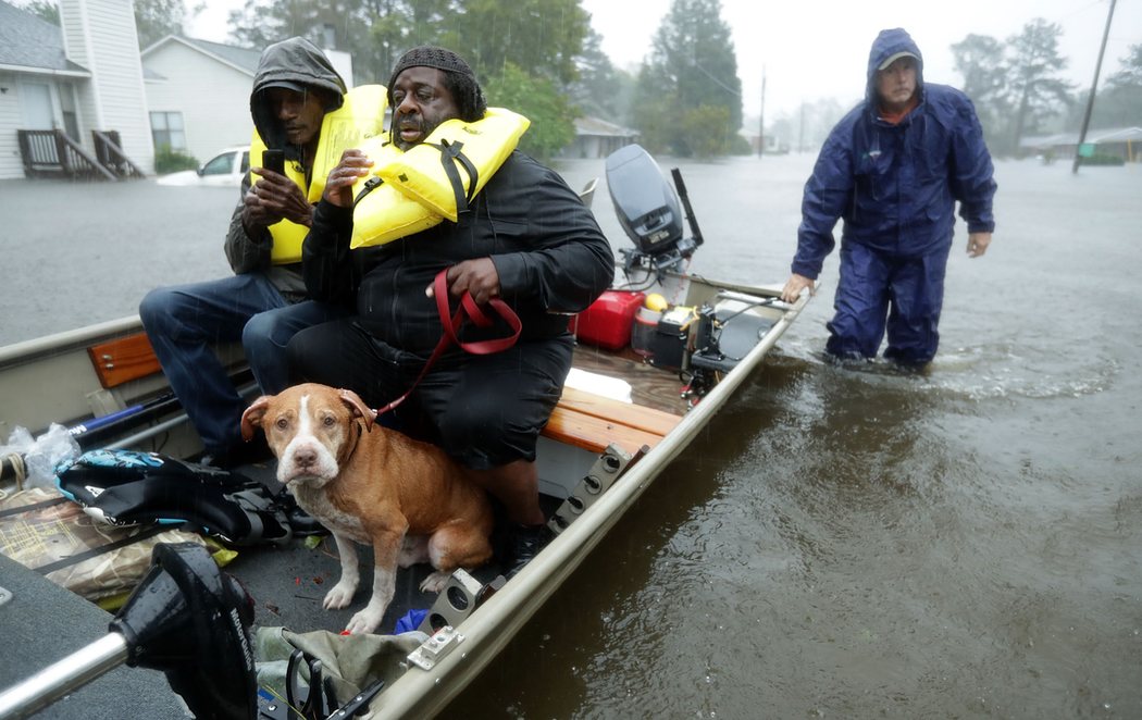 El huracán Florence llega a Carolina del Sur tras dejar 5 muertos en el Norte