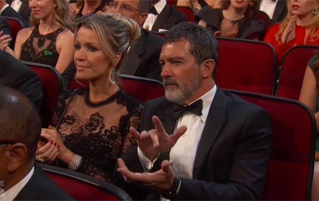 Antonio Banderas se hace viral por un aplauso muy flamenco en los Emmys 2018