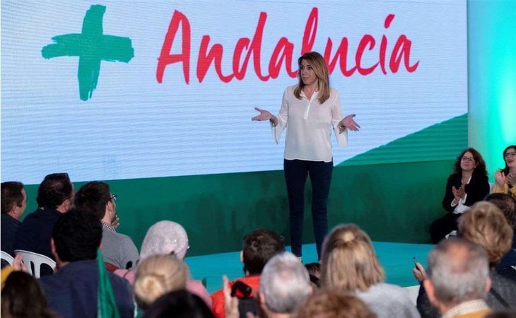 Susana Díaz esconde al PSOE en sus carteles electorales
