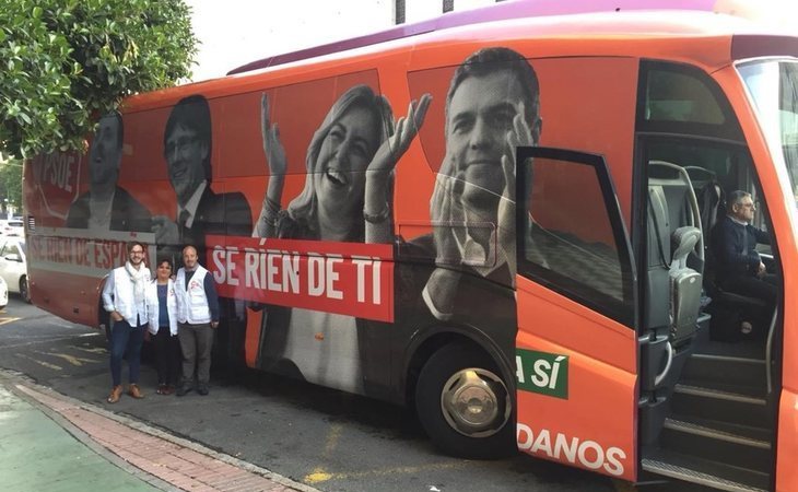 Ciudadanos hace campaña en Andalucía con un autobús en contra del PSOE, de Puigdemont y de Junqueras