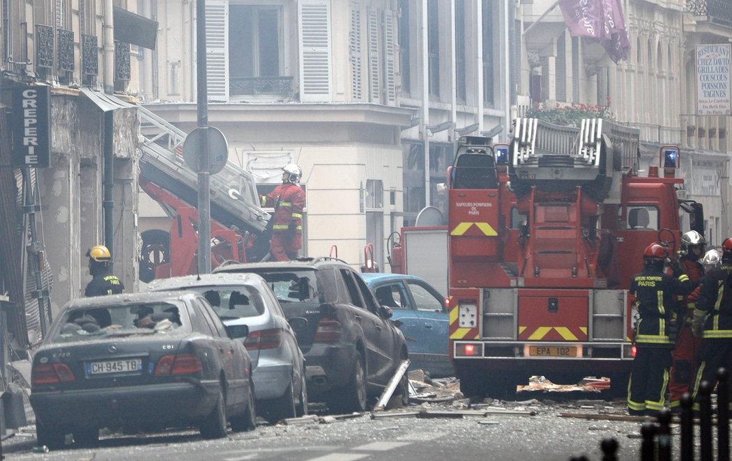 Tres muertos y medio centenar de heridos en una explosión en una panadería de París