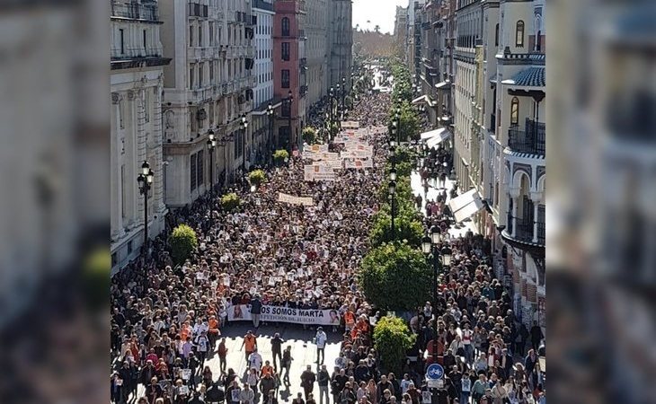 Multitudinaria manifestación en Sevilla para pedir justicia por Marta del Castillo
