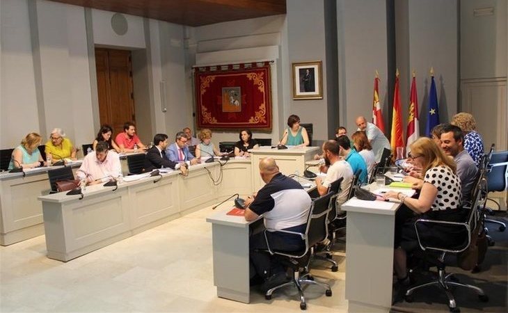 Dos concejales del PP se niegan a votar en contra de la violencia de género