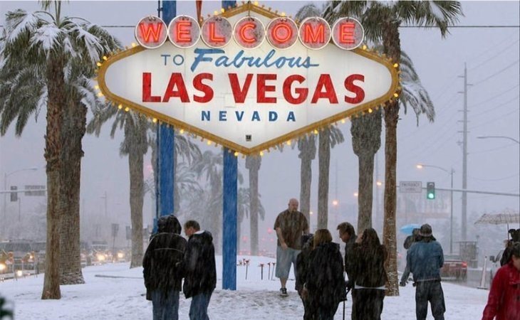 Las Vegas se cubre de nieve por primera vez en una década