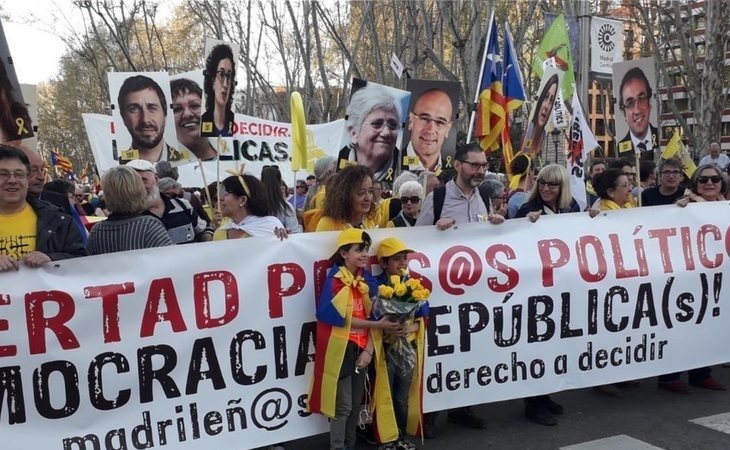 18.000 personas se manifiestan en Madrid a favor de un referéndum independentista en Cataluña