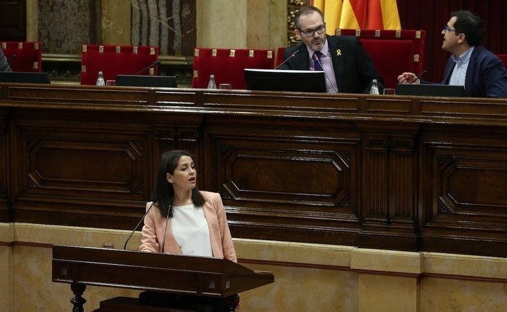 El Parlament censura a Inés Arrimadas por recordar las frases xenófobas de Torra
