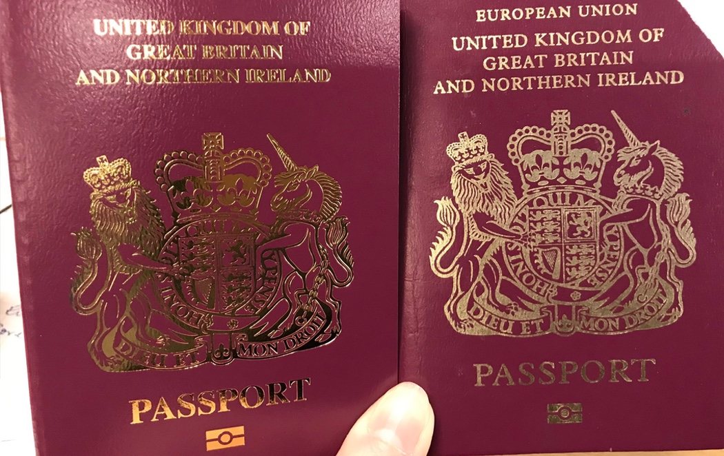 Reino Unido borra el sello de la Unión Europea de sus pasaportes