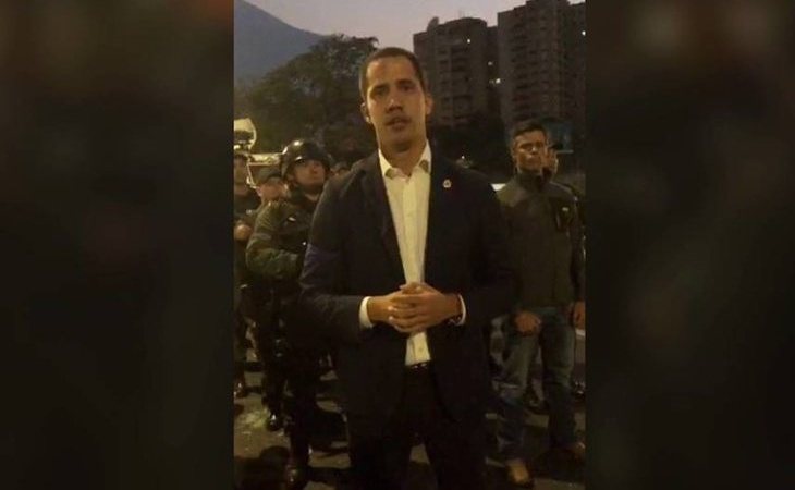 Leopoldo López, recién liberado y Juan Guaidó, con el apoyo del Ejército, inician la fase final de la 'Operación Libertad' contra Maduro