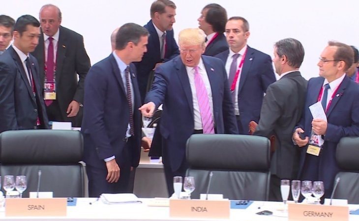 El confuso y arrogante gesto de Trump a Pedro Sánchez en la cumbre del G-20