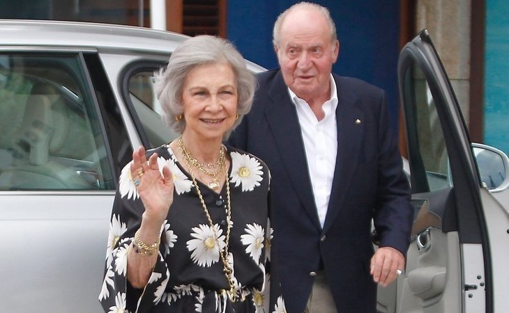 Don Juan Carlos y doña Sofía se reencuentran públicamente en Sanxenxo