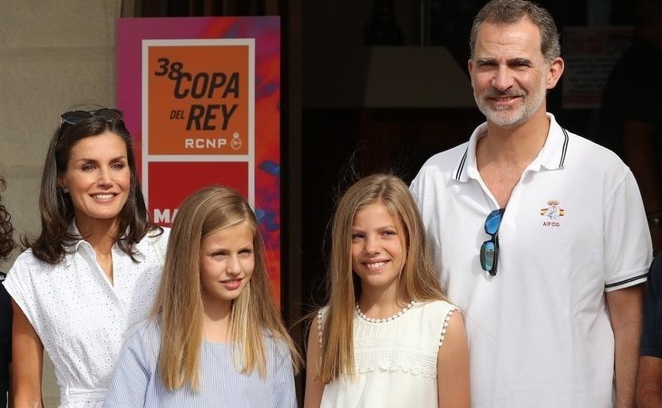 Los reyes Felipe y Letizia comienzan sus vacaciones en Mallorca junto a sus hijas