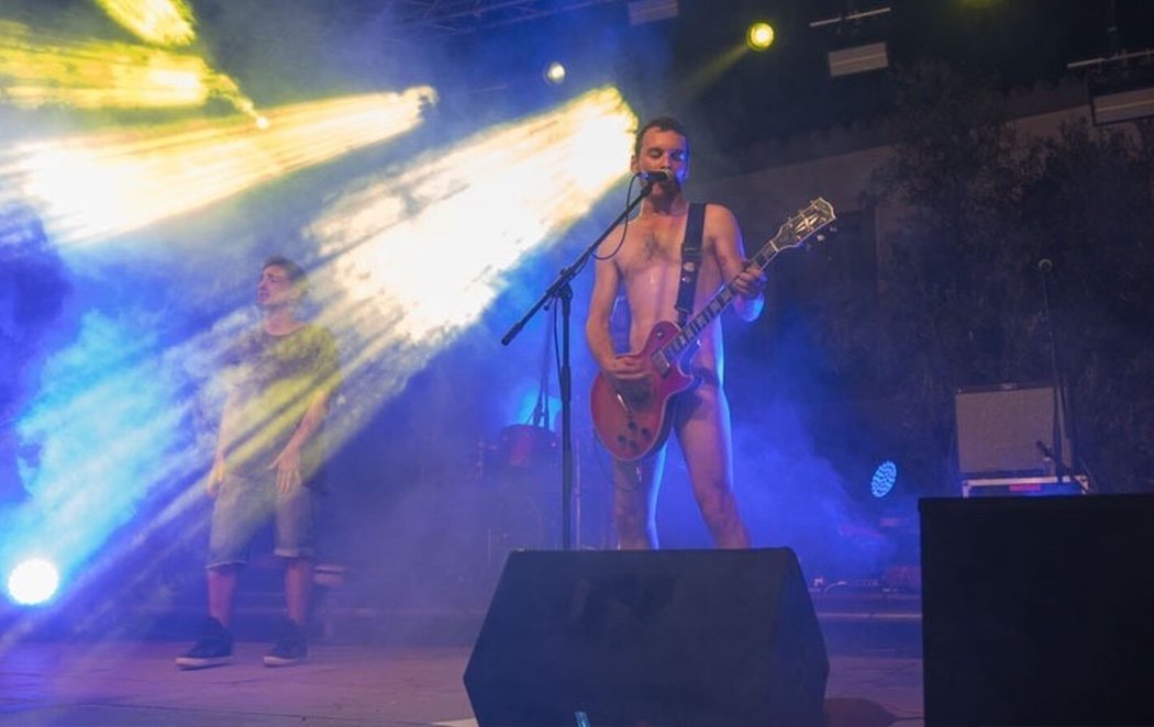 Polémica por un concierto nudista en Formentera en honor a los presos independentistas