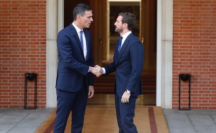 Sánchez se reúne con Casado para coordinar una respuesta única frente al independentismo
