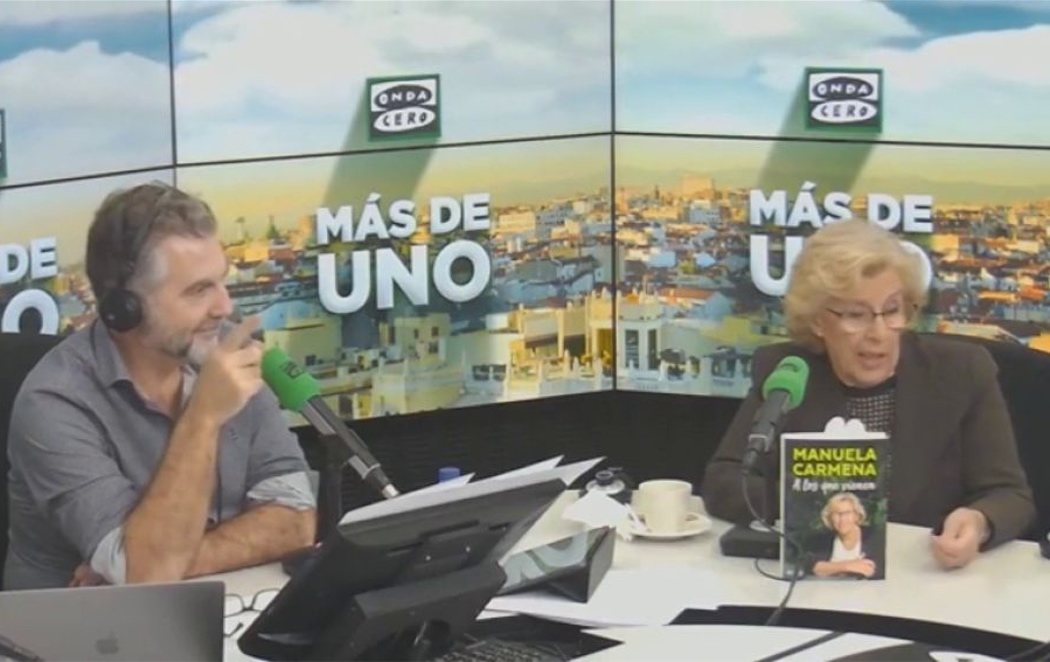 El pedo que interrumpe la entrevista de Carlos Alsina a Manuela Carmena