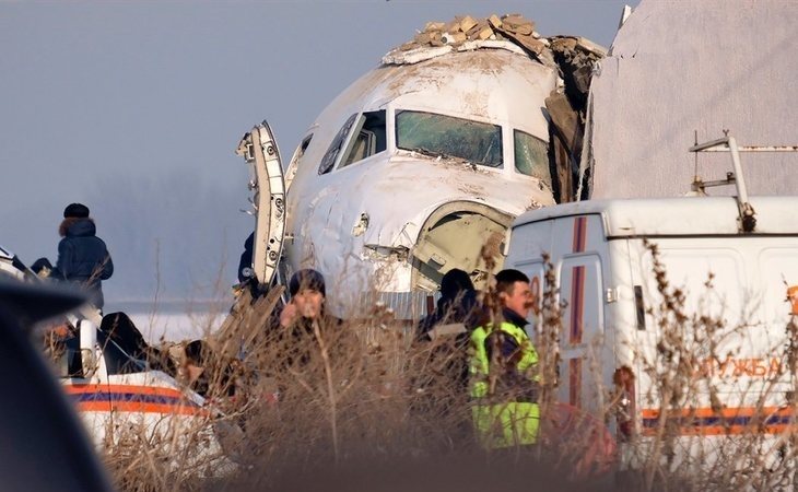 Al menos una docena de muertos en un accidente aéreo en Kazajistán