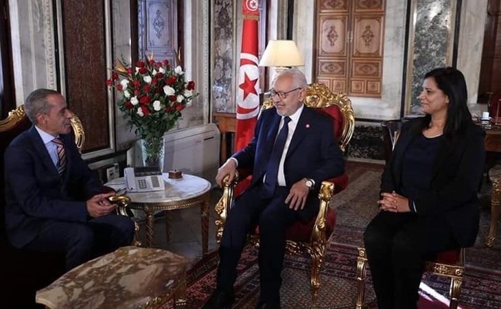 Túnez presenta gobierno con el partido conservador Ennhada con un 40% de mujeres