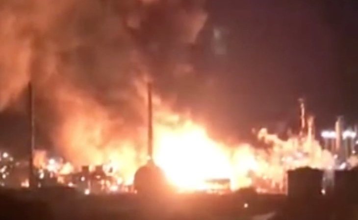 Dos muertos y ocho heridos en la explosión de una planta petroquímica en Tarragona