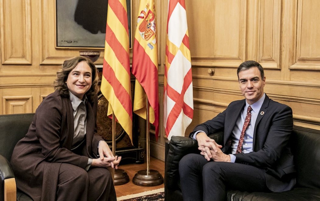 Ada Colau y Pedro Sánchez, aliados en el diálogo