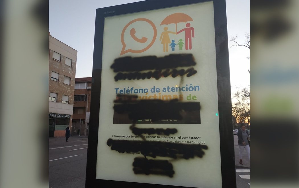 Boicot a la campaña de HazteOír a favor de la censura parental que Almeida tolera en las calles