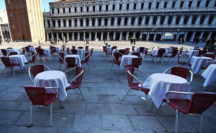 Venecia, completamente vaciada de turistas por el coronavirus