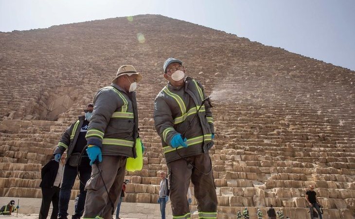 Egipto fumiga sus pirámides para desinfectarlas frente al coronavirus