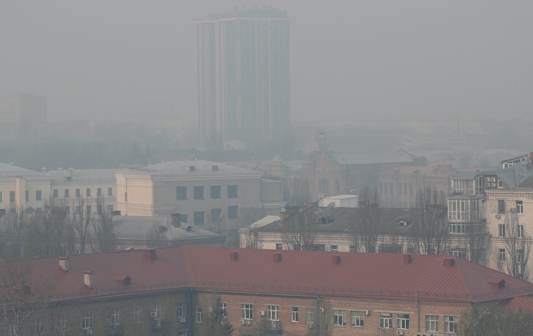 La humareda procedente del incendio de Chernóbil inunda Kiev