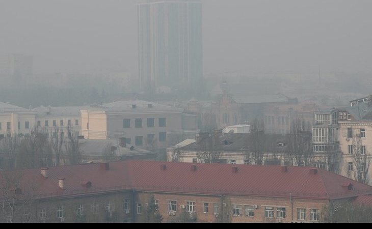 La humareda procedente del incendio de Chernóbil inunda Kiev